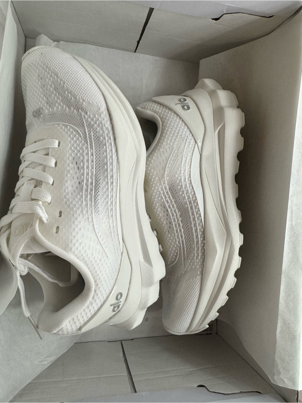 ALO Yoga Women's Cream Mesh Running Sneakers